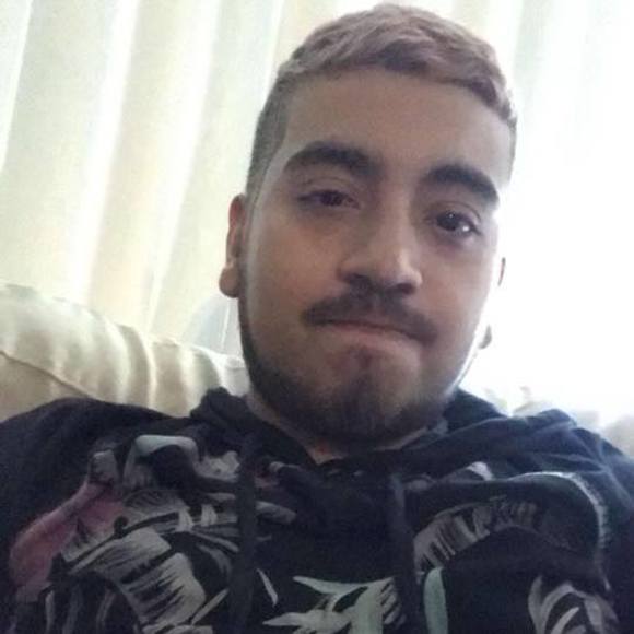 Meet your Posher, Carlos - Picture 1 of 1